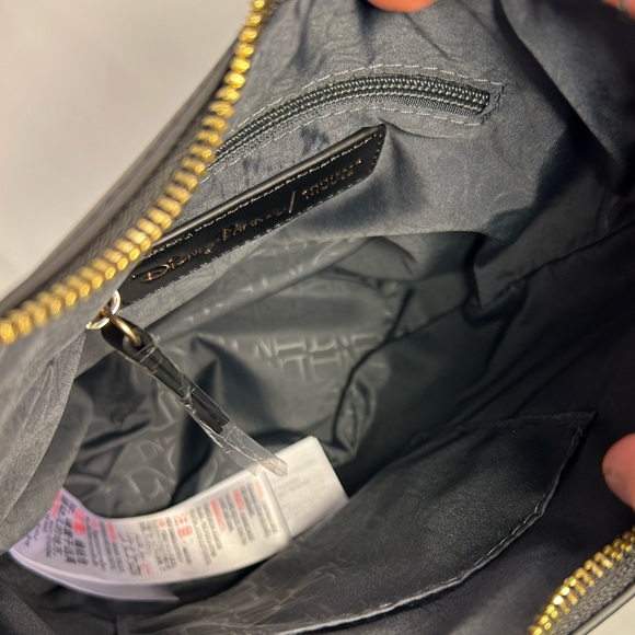 Danielle Nicole Disney 30th Anniversary Jasmine Aladdin Crossbody Bag NWT - Picture 3 of 10